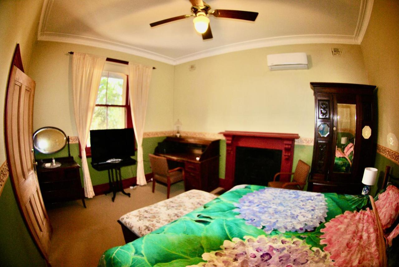 Historic Star Lodge And Station Masters House Narrandera Rum bild
