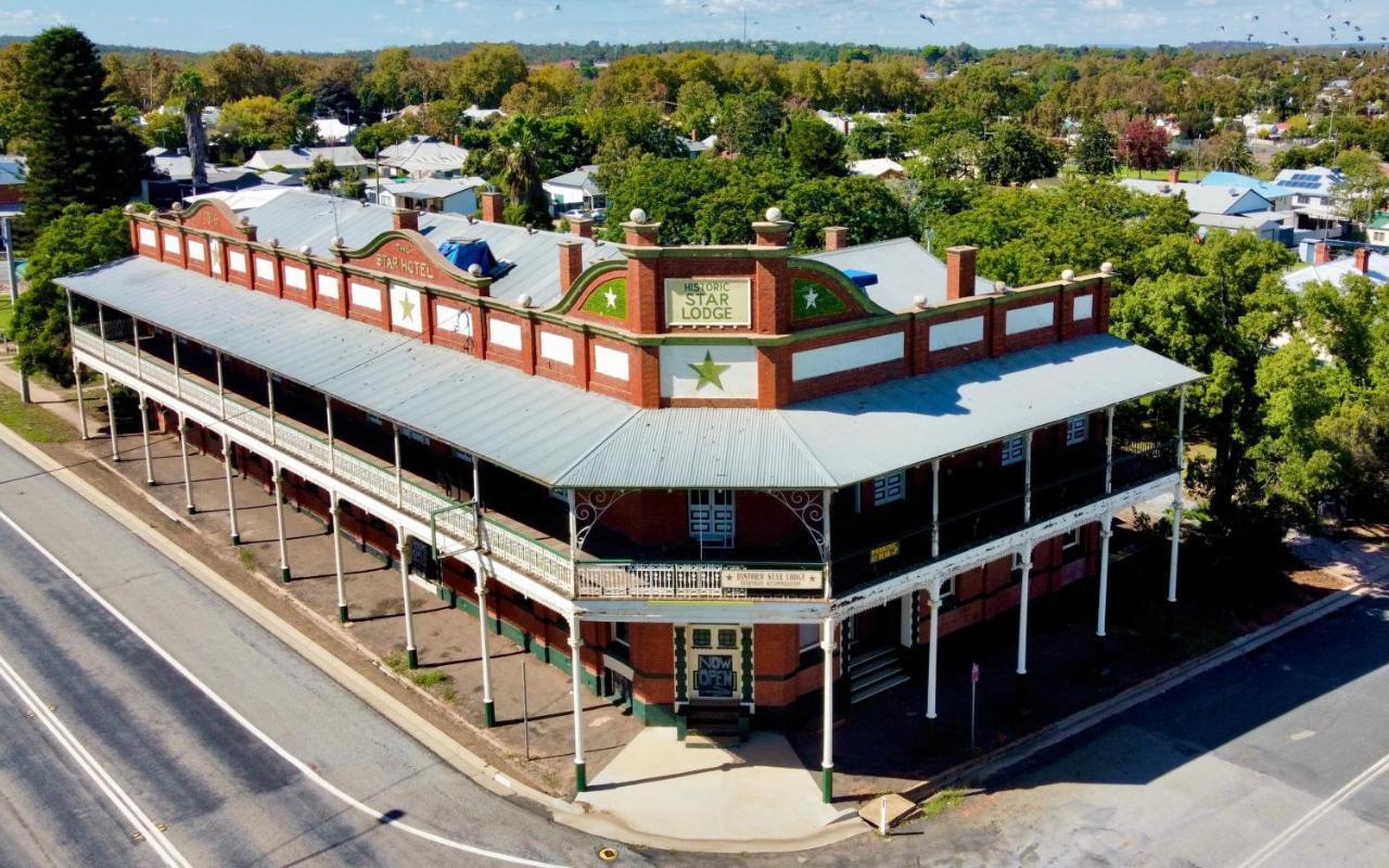 Historic Star Lodge And Station Masters House Narrandera Exteriör bild