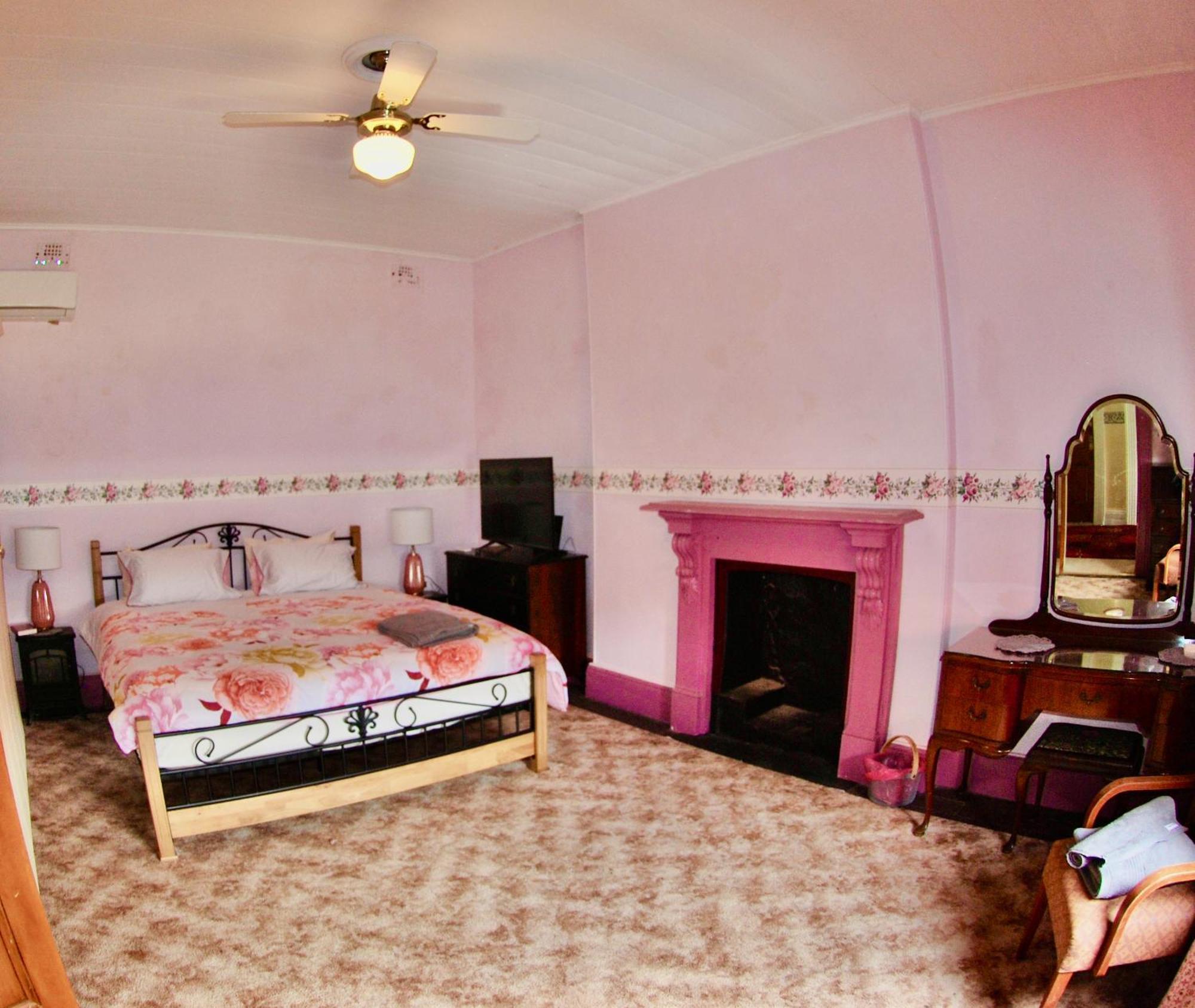Historic Star Lodge And Station Masters House Narrandera Rum bild