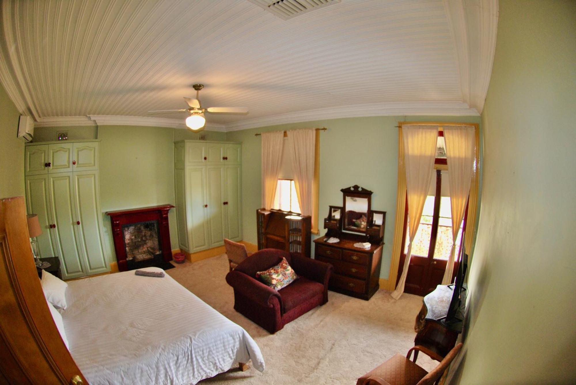 Historic Star Lodge And Station Masters House Narrandera Rum bild