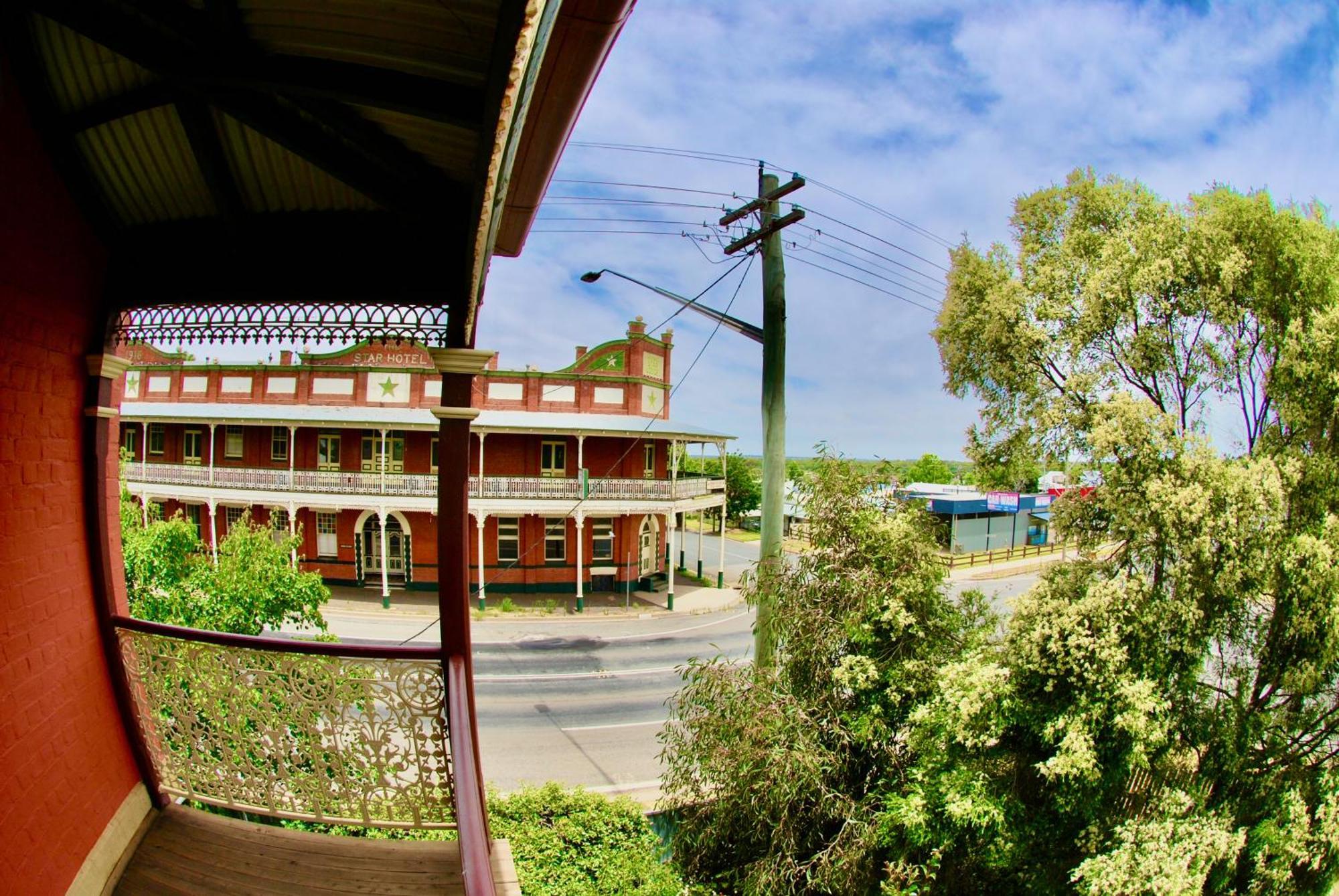 Historic Star Lodge And Station Masters House Narrandera Rum bild